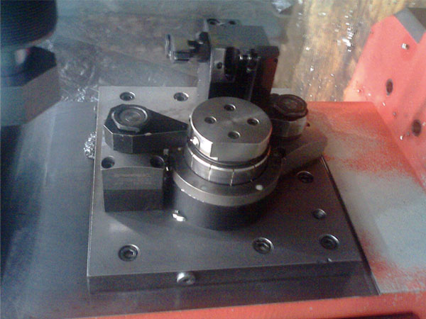 轉向節(jié)柱夾具