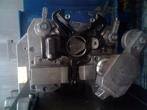 轉向節(jié)柱夾具